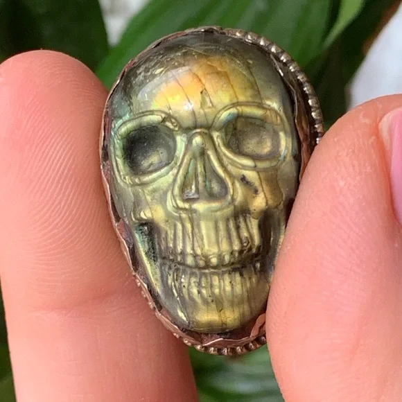 COPY - Flashy Labradorite Skull carved adjustable ring! - Picture 6 of 6
